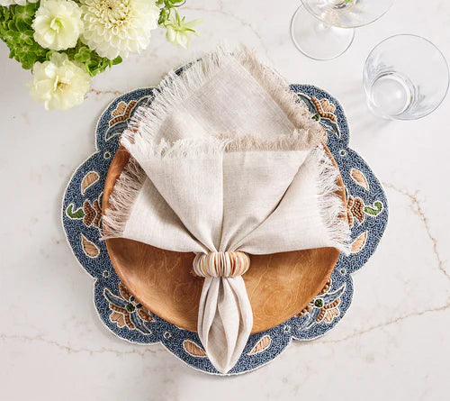 Shell Arc Napkin Ring in Natural/Ivory