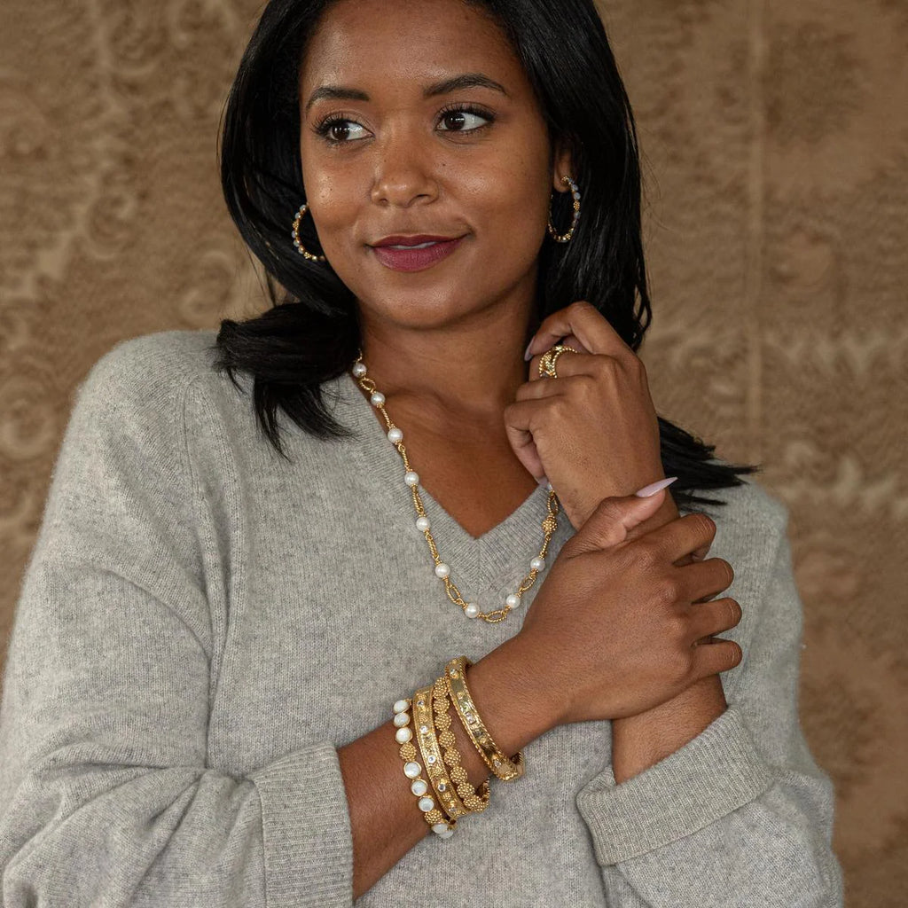 Berry Eternity Hinged Bangle Small Gold