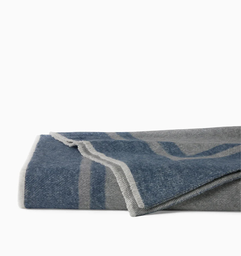 Viletta Throw in Cotton/Wool/Cashmere Blend