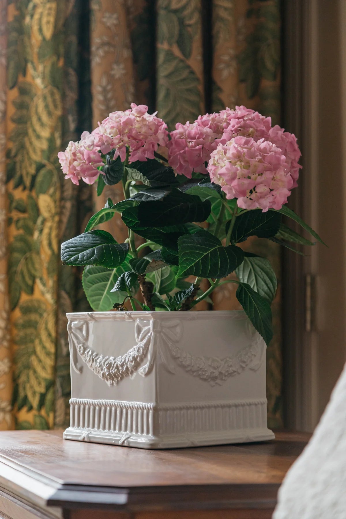 Square Cachepot w/Garland