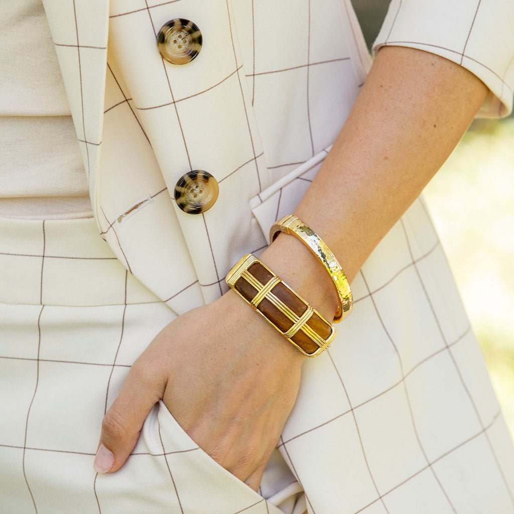 Cleopatra Oval Hinged Bangle, M/L - Gold