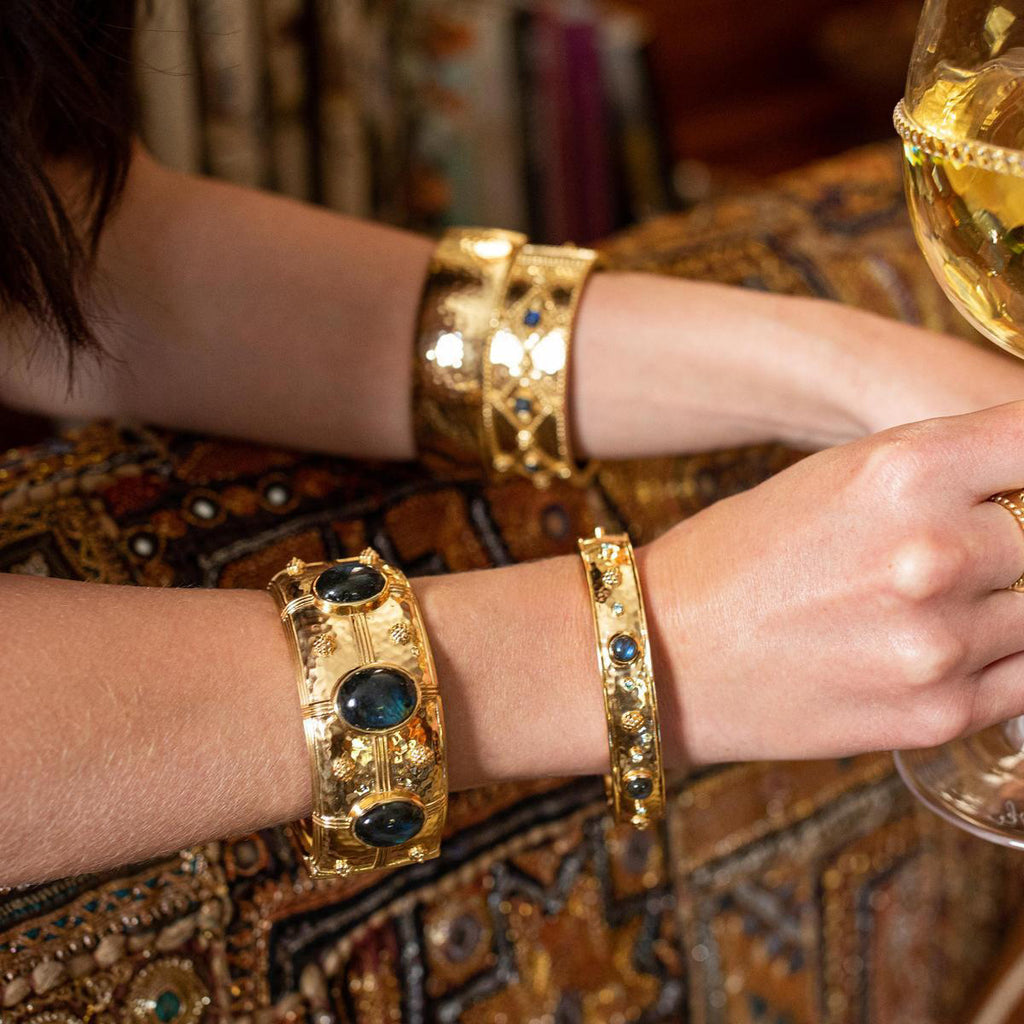 Cleopatra Hinged Bangle - Gold/Blue Labradorite