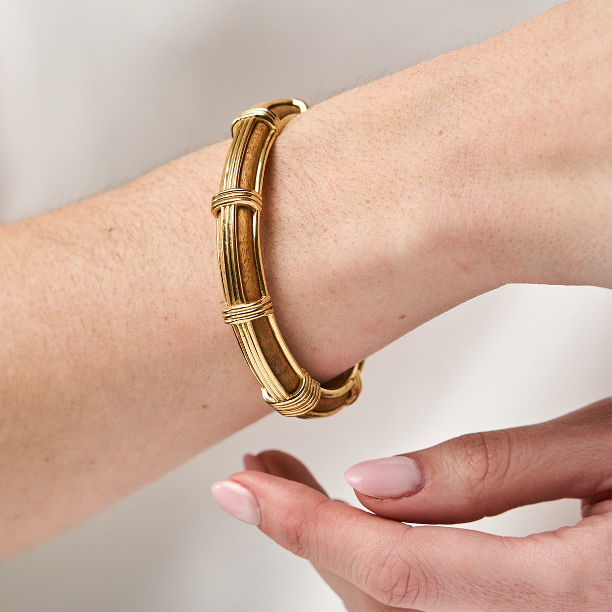 Gaia Petite Hinged Bangle S/M - Teak