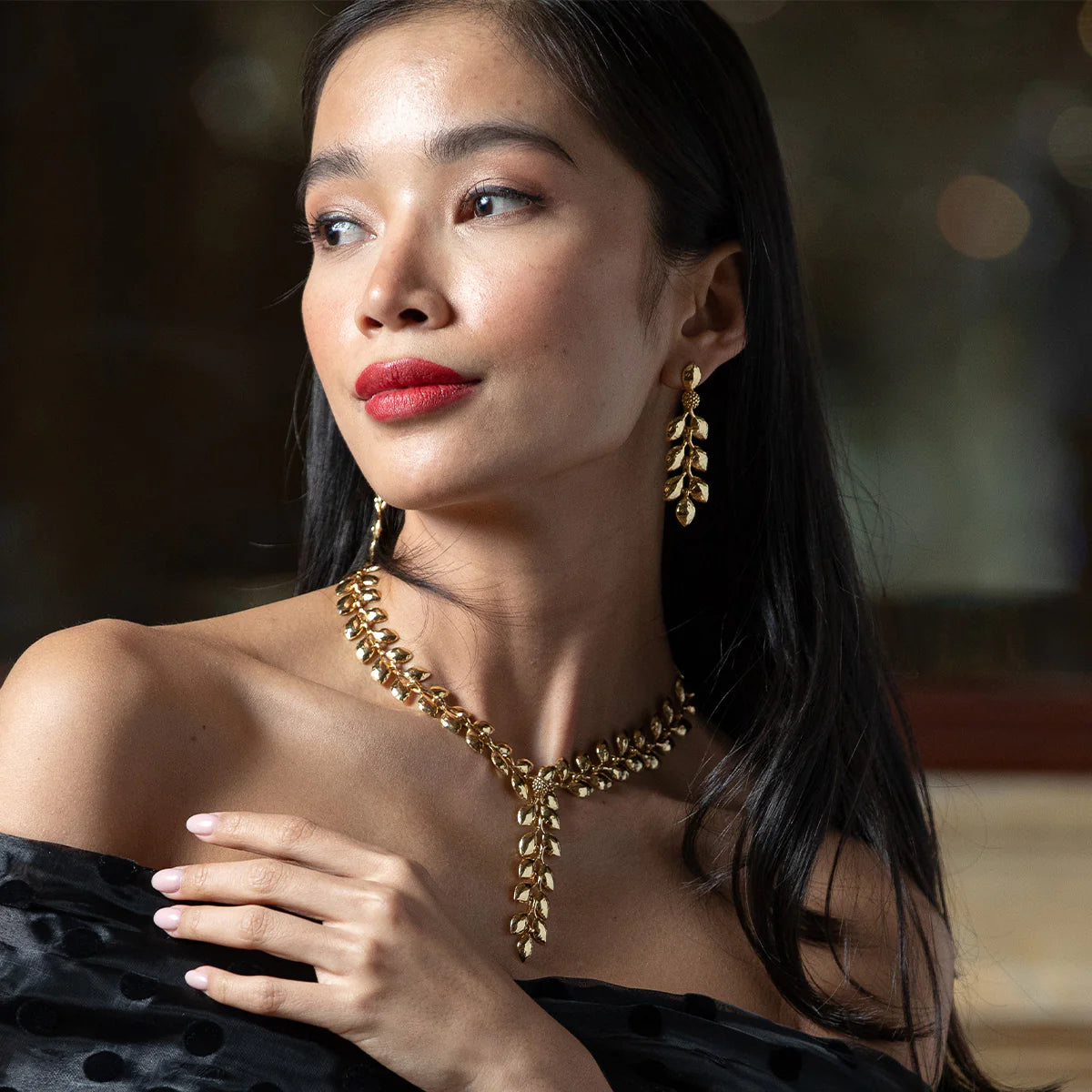 Golden Laurel Dangle Earrings