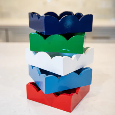 Lacquer Scalloped Napkin Holder | White