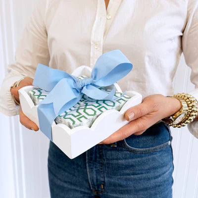 Lacquer Scalloped Napkin Holder | White